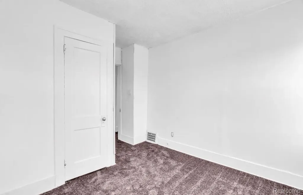 5573 Montclair Street Detroit City MI 48213
