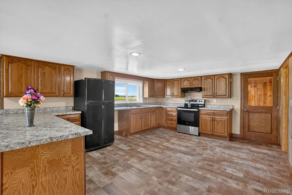 5660 Tittabawassee Road Kochville Township MI 48604