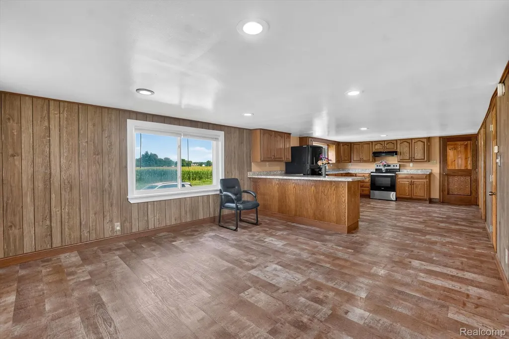 5660 Tittabawassee Road Kochville Township MI 48604