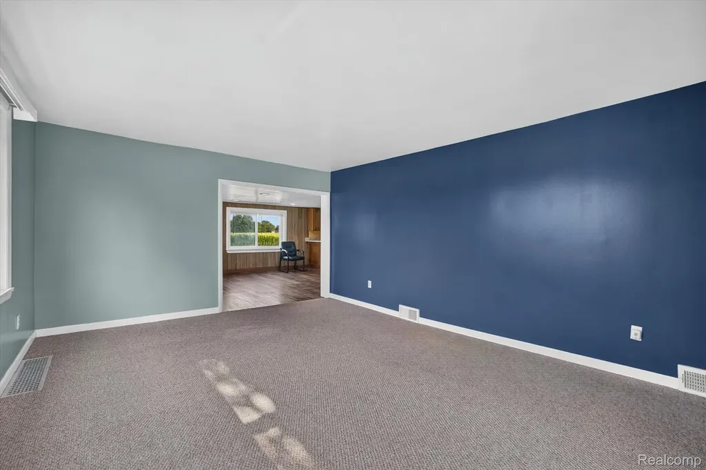 5660 Tittabawassee Road Kochville Township MI 48604
