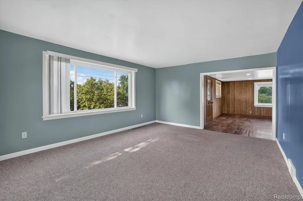 5660 Tittabawassee Road Kochville Township MI 48604
