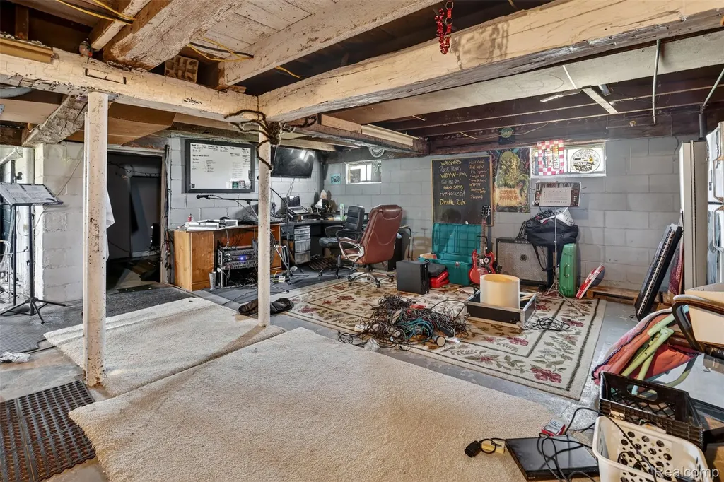 5660 Tittabawassee Road Kochville Township MI 48604