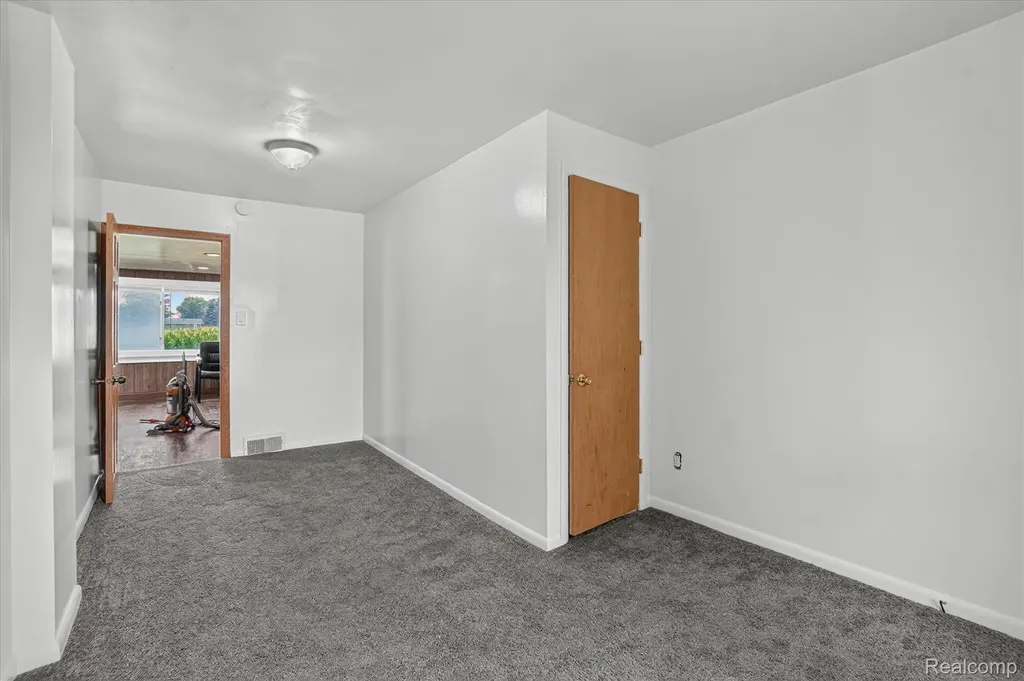 5660 Tittabawassee Road Kochville Township MI 48604