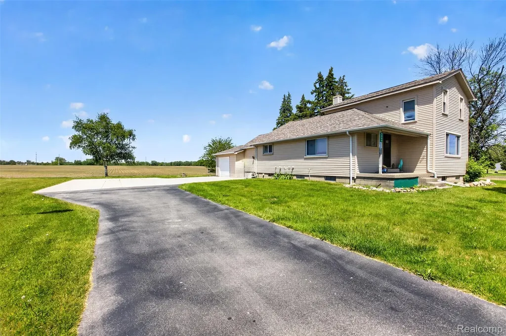 5660 Tittabawassee Road Kochville Township MI 48604