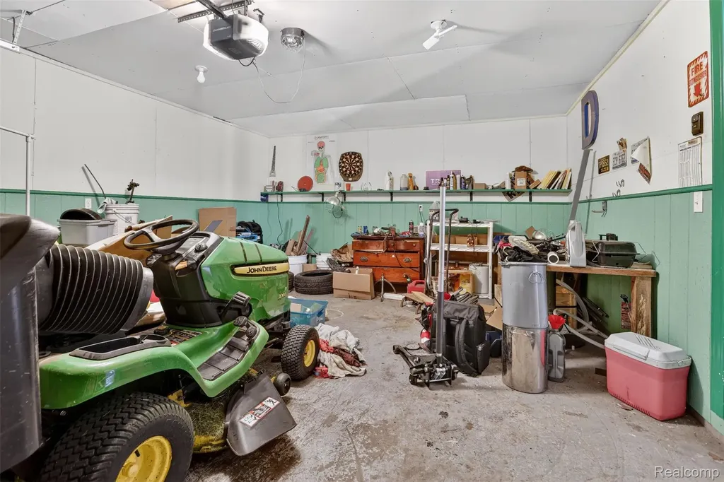 5660 Tittabawassee Road Kochville Township MI 48604