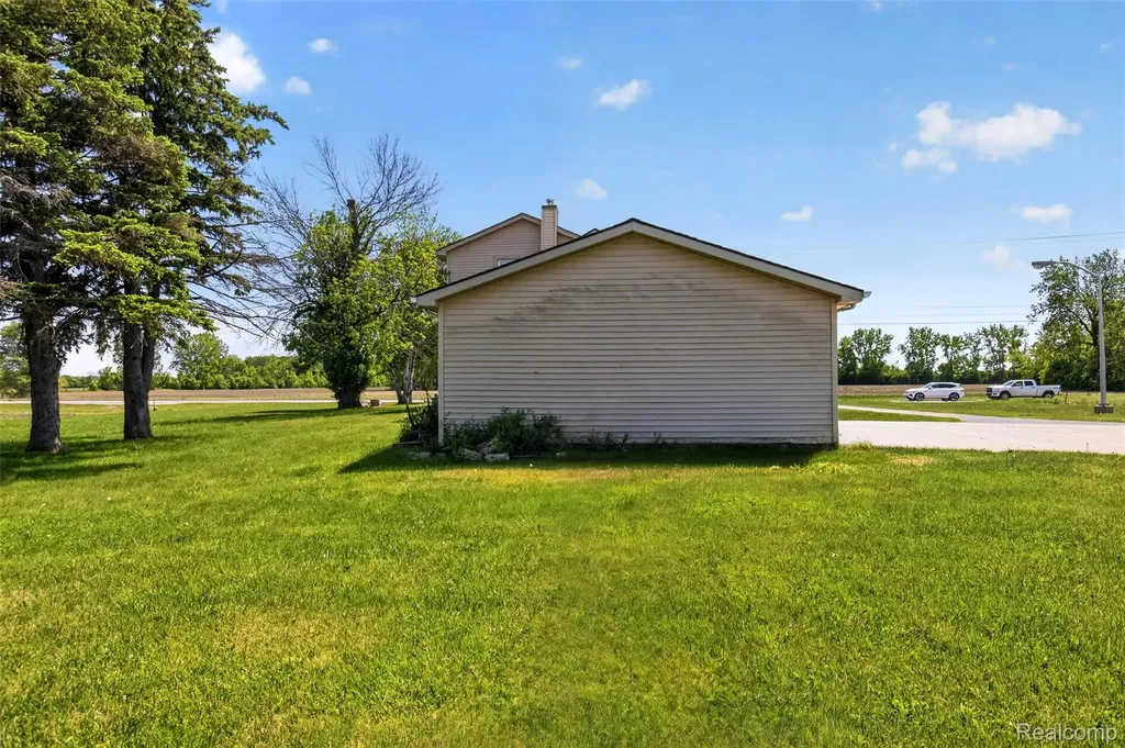 5660 Tittabawassee Road Kochville Township MI 48604