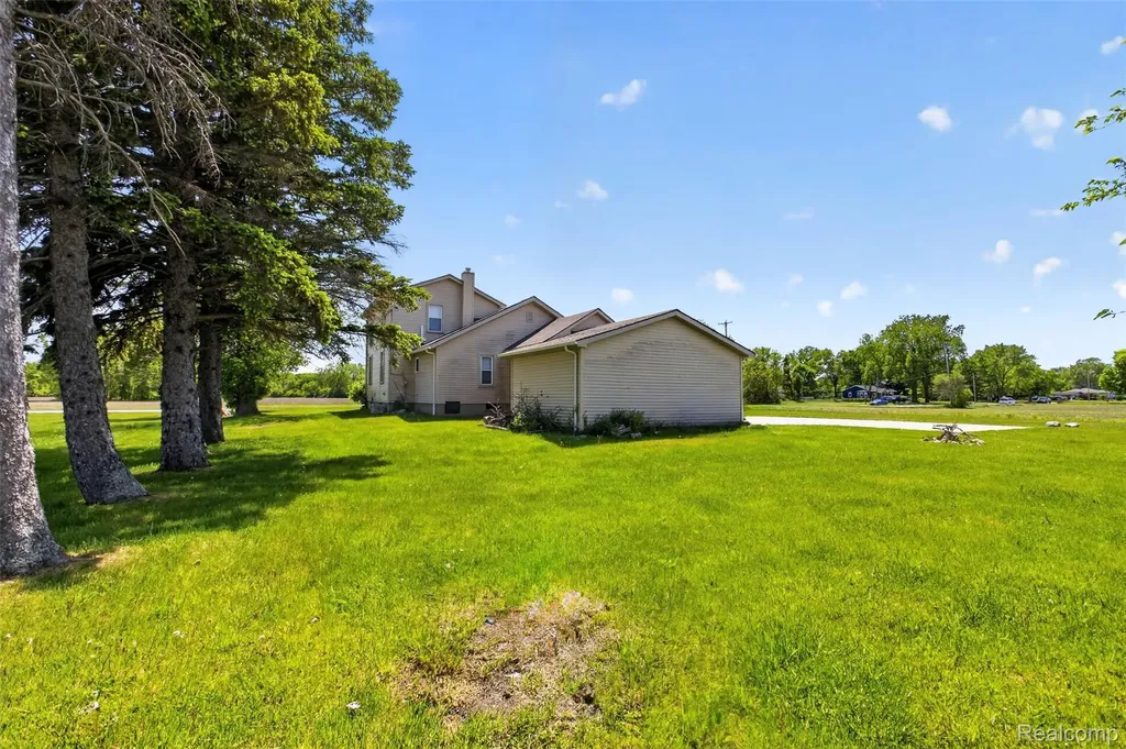 5660 Tittabawassee Road Kochville Township MI 48604