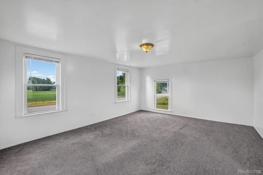 5660 Tittabawassee Road Kochville Township MI 48604