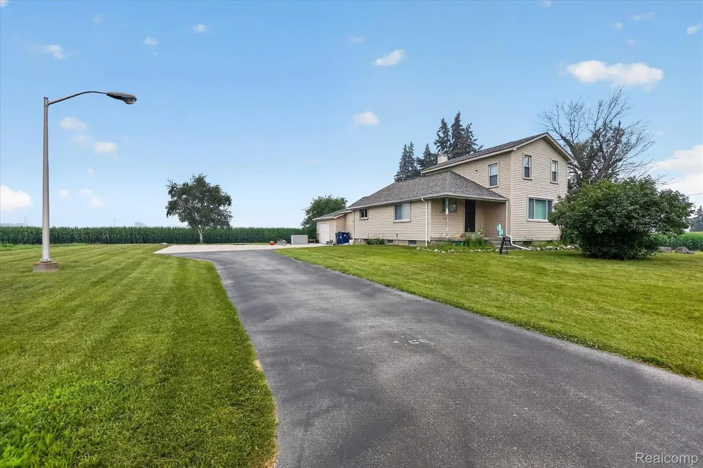 5660 Tittabawassee Road Kochville Township MI 48604