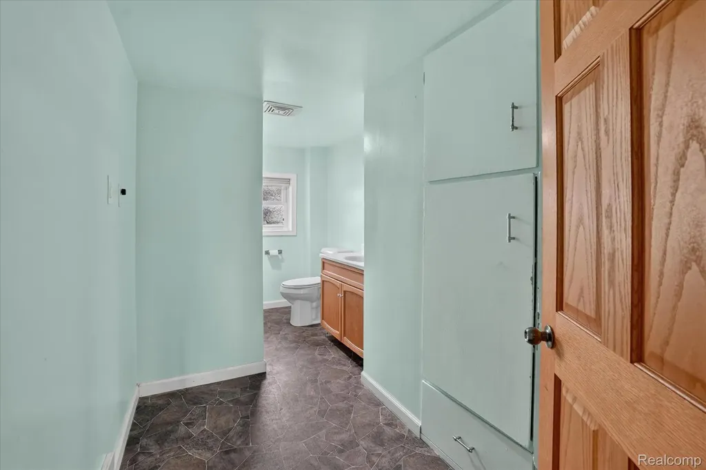 5660 Tittabawassee Road Kochville Township MI 48604