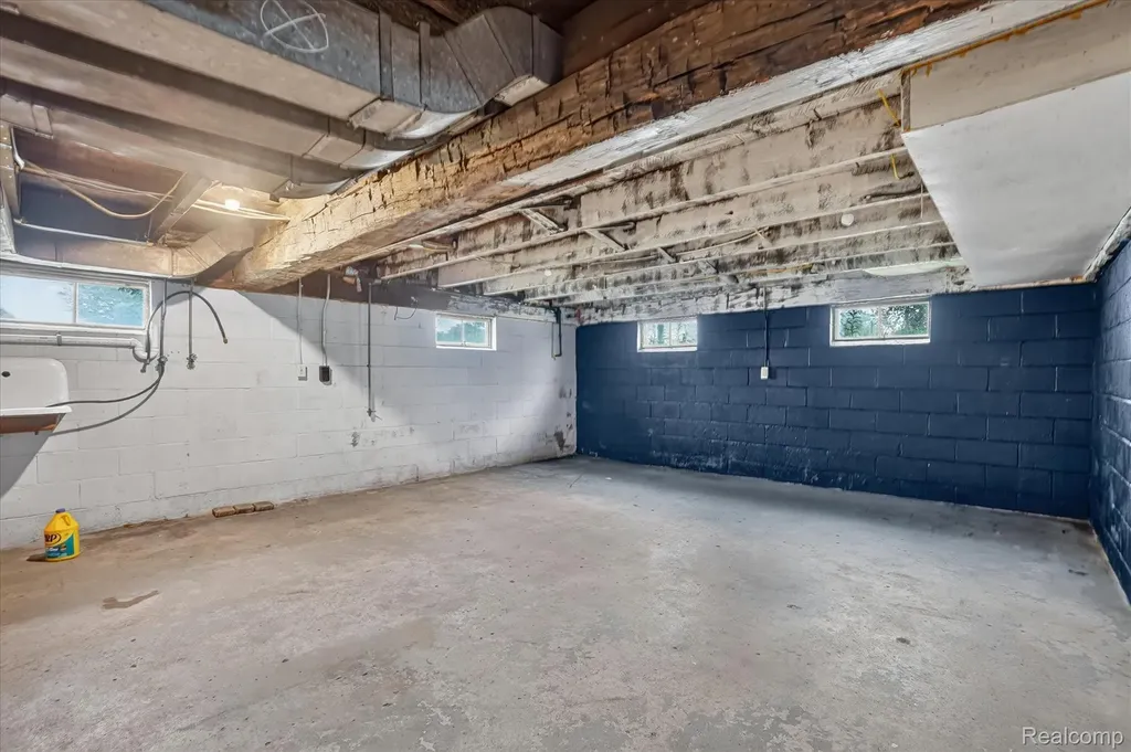 5660 Tittabawassee Road Kochville Township MI 48604