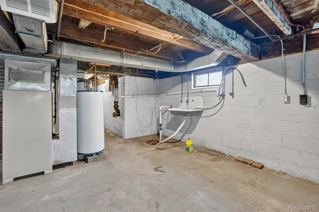 5660 Tittabawassee Road Kochville Township MI 48604