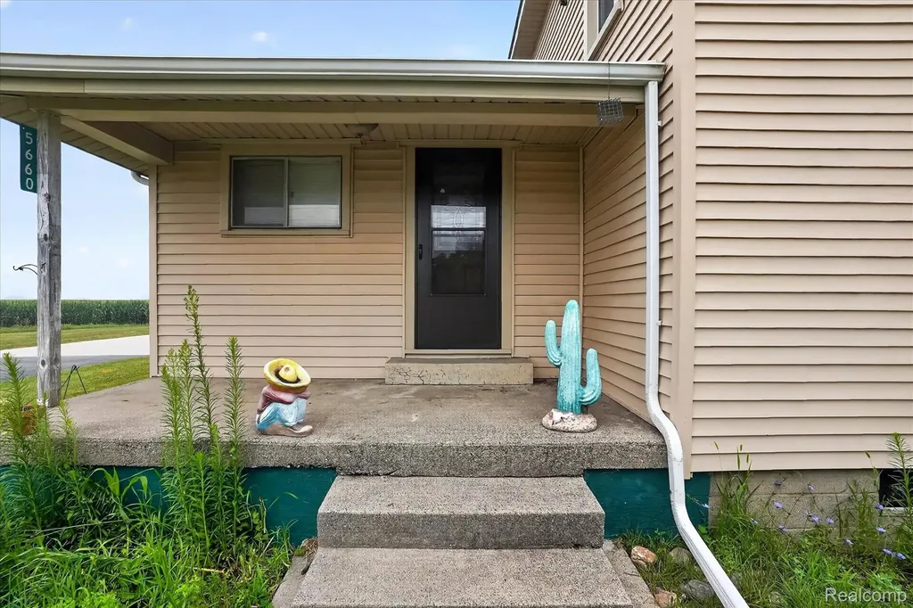 5660 Tittabawassee Road Kochville Township MI 48604