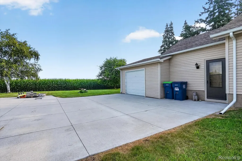 5660 Tittabawassee Road Kochville Township MI 48604