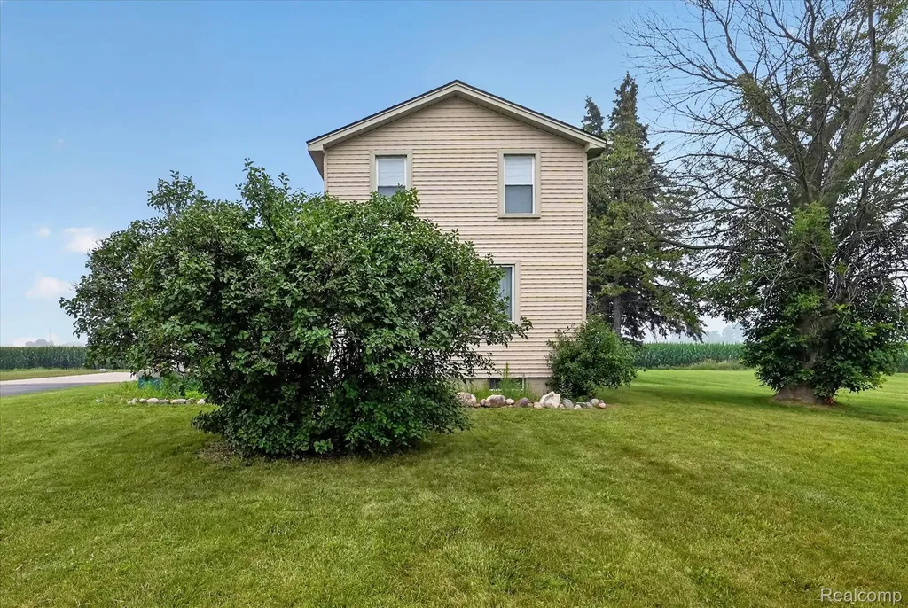 5660 Tittabawassee Road Kochville Township MI 48604