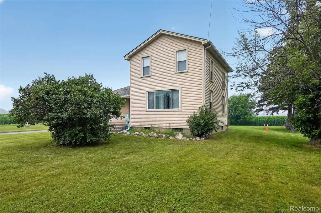 5660 Tittabawassee Road Kochville Township MI 48604