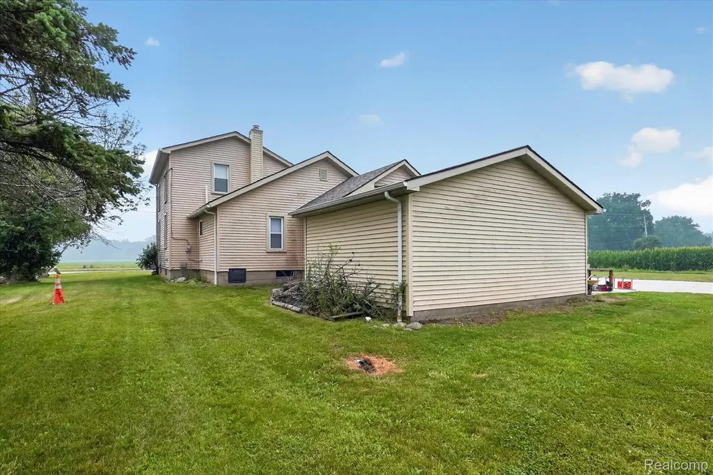 5660 Tittabawassee Road Kochville Township MI 48604
