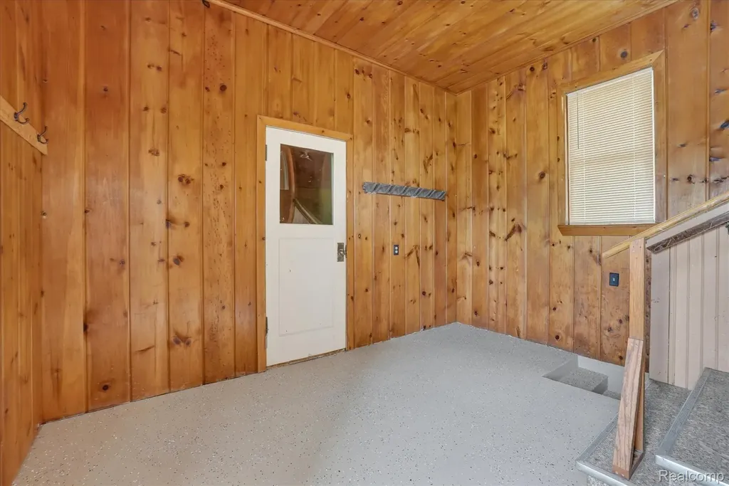 5660 Tittabawassee Road Kochville Township MI 48604