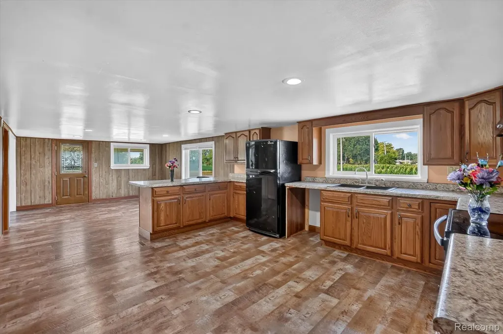 5660 Tittabawassee Road Kochville Township MI 48604