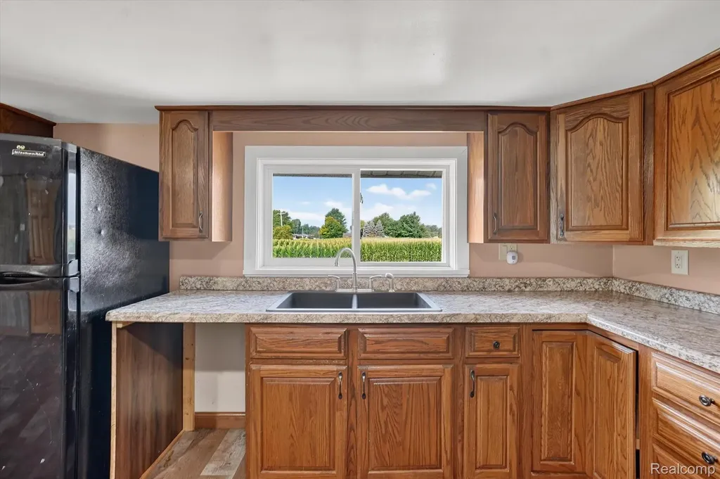 5660 Tittabawassee Road Kochville Township MI 48604