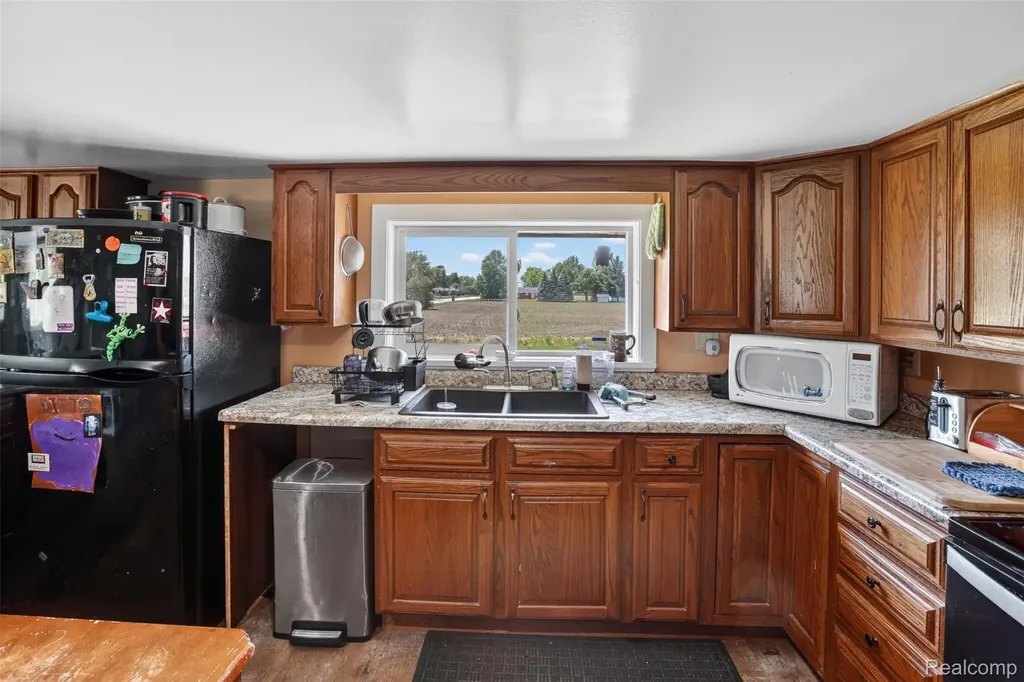 5660 Tittabawassee Road Kochville Township MI 48604