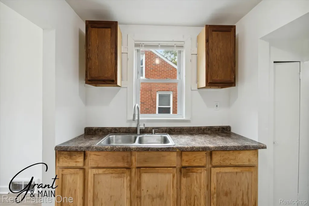 13926 Rockdale Street Detroit City MI 48223