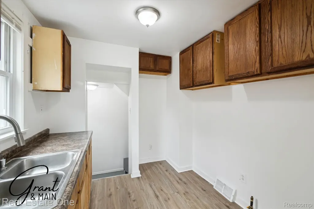 13926 Rockdale Street Detroit City MI 48223