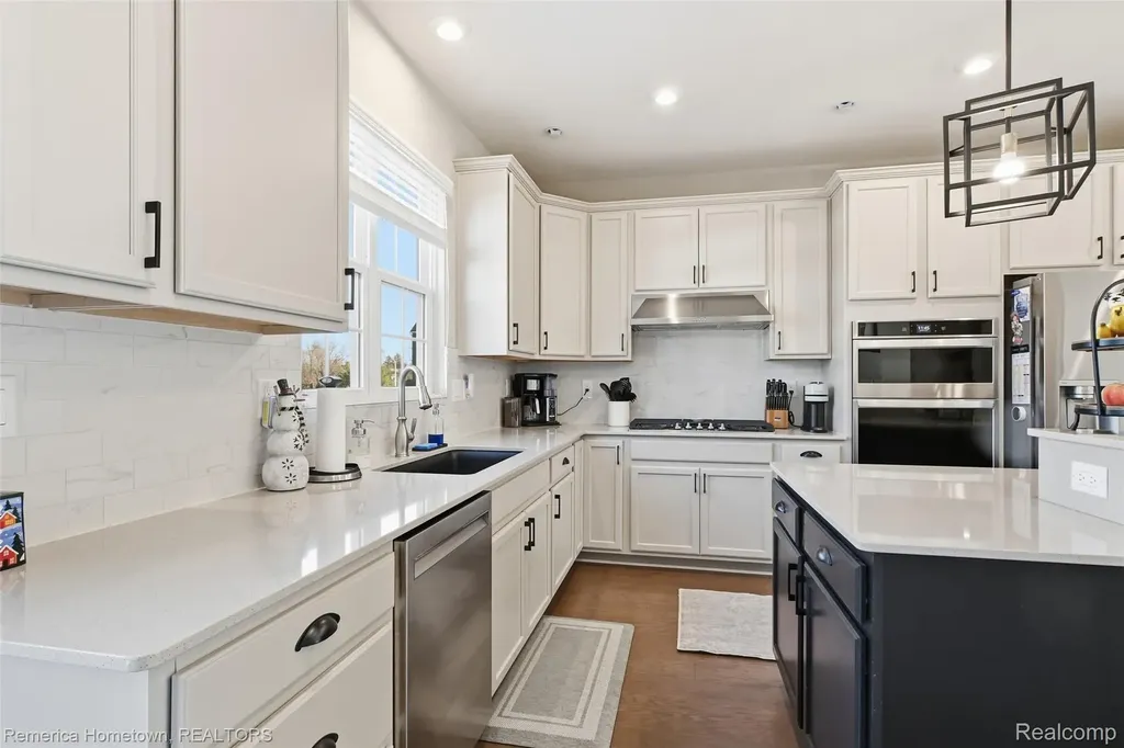 230 Sydney Court S Plymouth City MI 48170