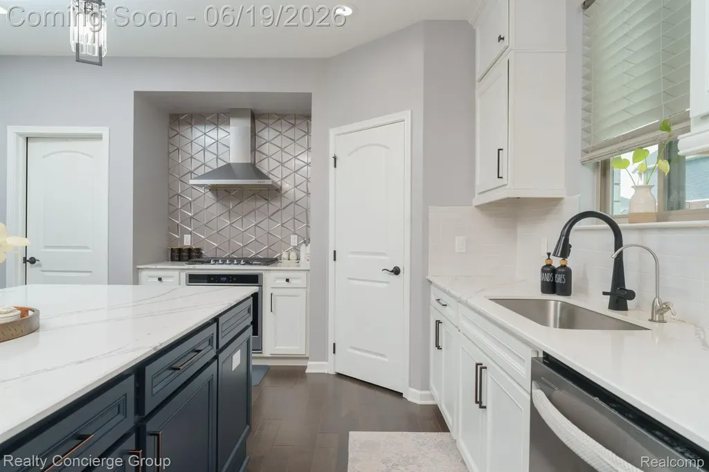 2165 Memorial Lane Rochester Hills City MI 48307