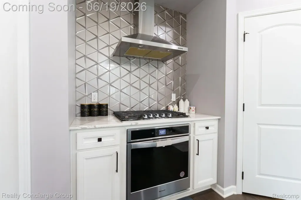 2165 Memorial Lane Rochester Hills City MI 48307