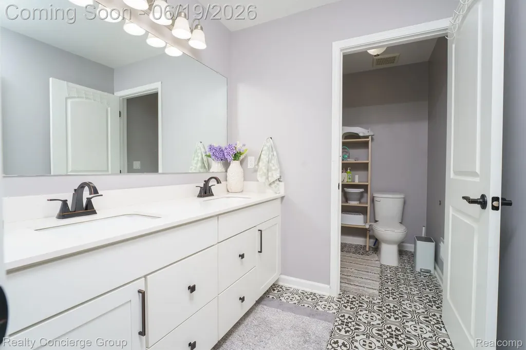 2165 Memorial Lane Rochester Hills City MI 48307