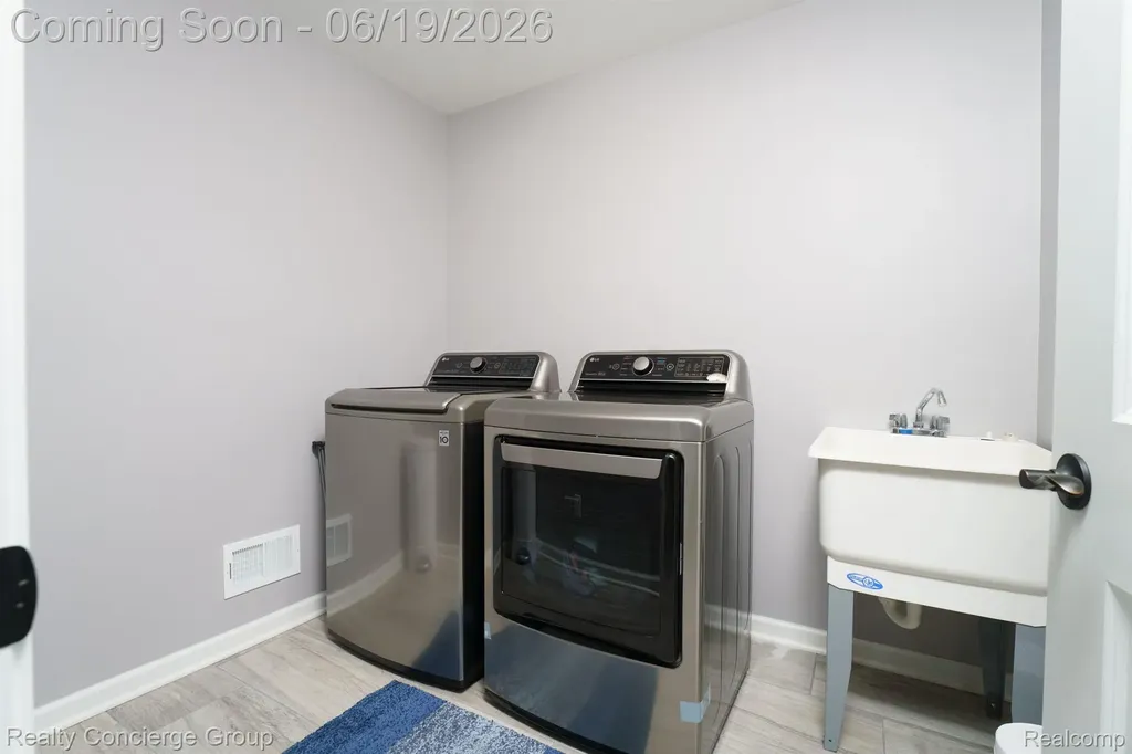 2165 Memorial Lane Rochester Hills City MI 48307