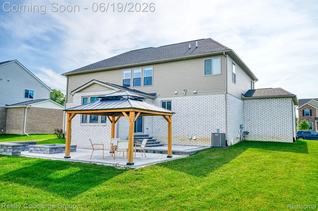 2165 Memorial Lane Rochester Hills City MI 48307