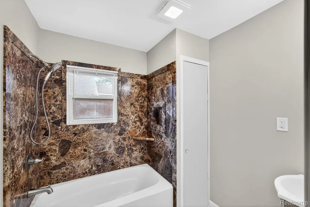 4047 Mitchell Drive Genesee Charter Township MI 48506