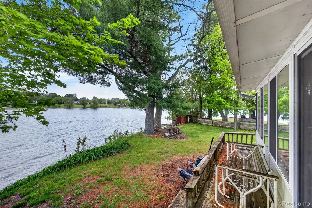 4047 Mitchell Drive Genesee Charter Township MI 48506