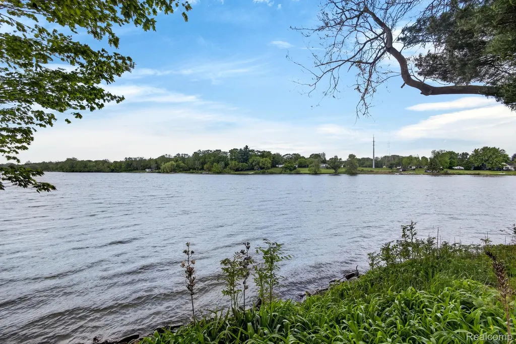 4047 Mitchell Drive Genesee Charter Township MI 48506