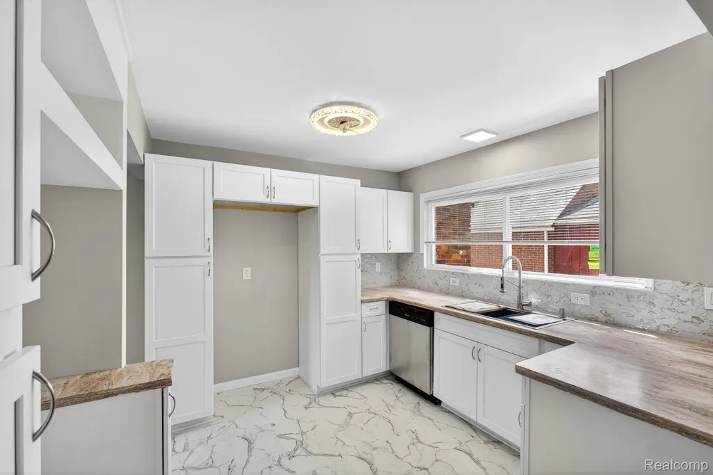 4047 Mitchell Drive Genesee Charter Township MI 48506