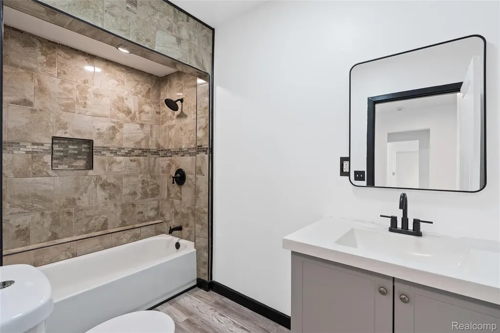8053 Leadley Avenue Genesee Charter Township MI 48458
