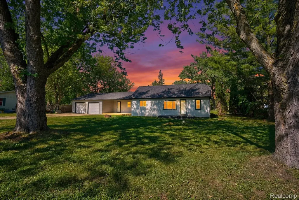 8053 Leadley Avenue Genesee Charter Township MI 48458