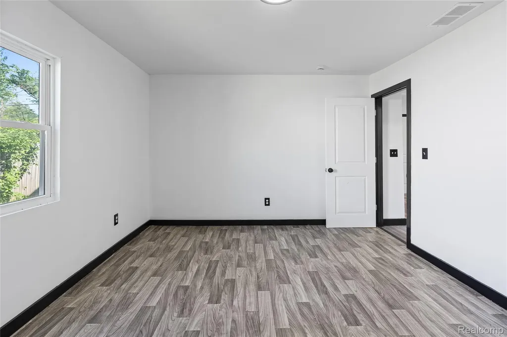 8053 Leadley Avenue Genesee Charter Township MI 48458