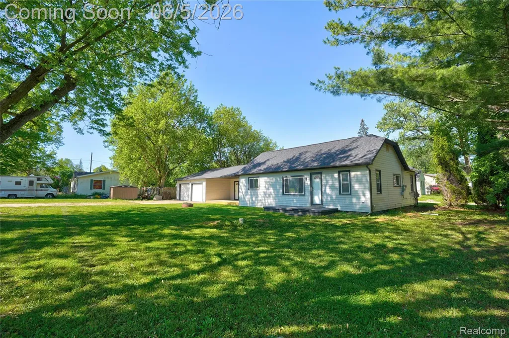 8053 Leadley Avenue Genesee Charter Township MI 48458
