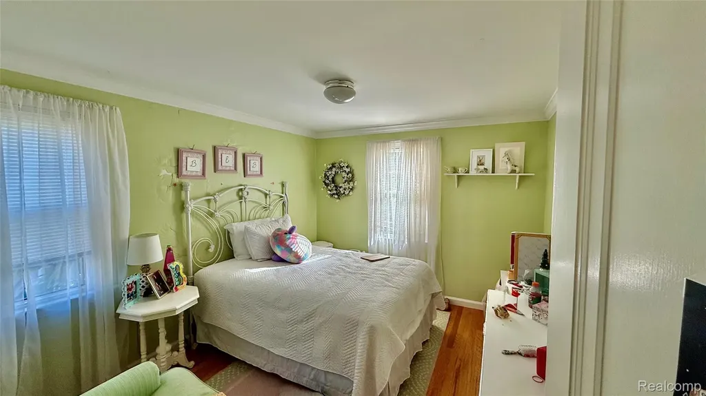 889 Rivard Boulevard Grosse Pointe City MI 48230