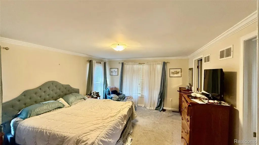 889 Rivard Boulevard Grosse Pointe City MI 48230