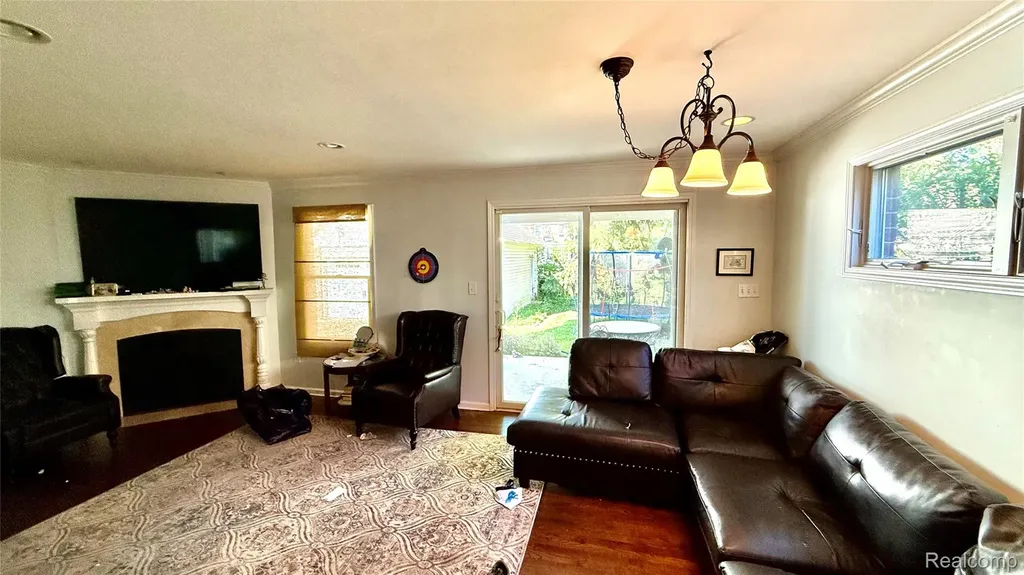 889 Rivard Boulevard Grosse Pointe City MI 48230