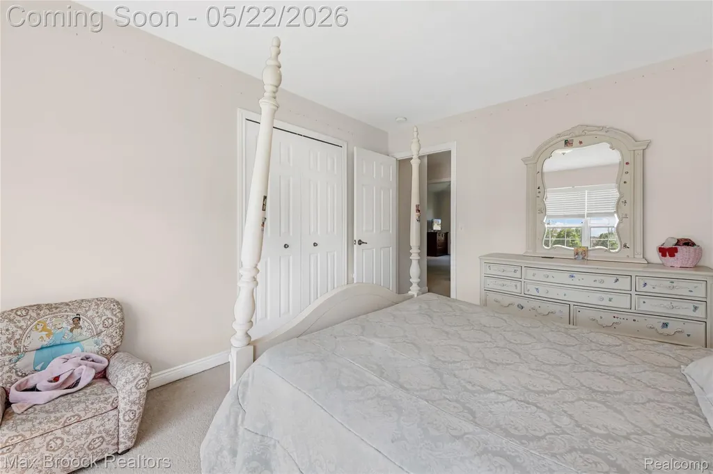 1171 Cambria Drive Troy City MI 48085