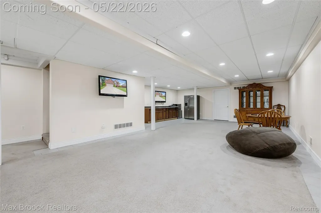 1171 Cambria Drive Troy City MI 48085