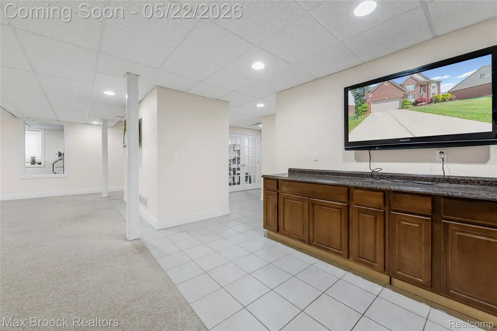 1171 Cambria Drive Troy City MI 48085