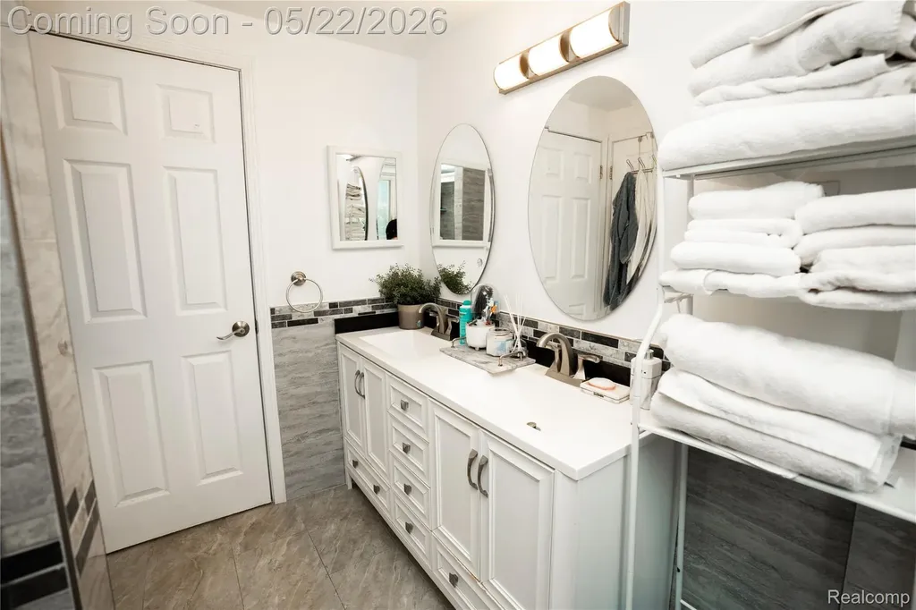 3131 Elmcrest Road Sterling Heights City MI 48310