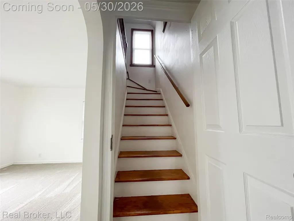 603 Vernier Road Grosse Pointe Woods City MI 48236
