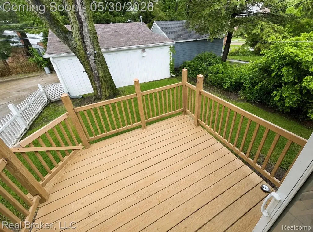 603 Vernier Road Grosse Pointe Woods City MI 48236